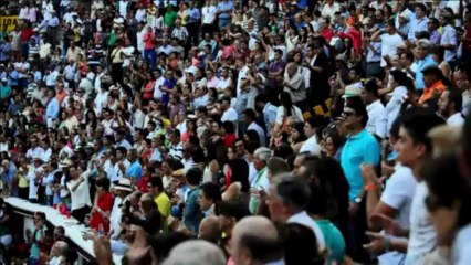 Toureiro cego de um olho se apresenta na Colômbia