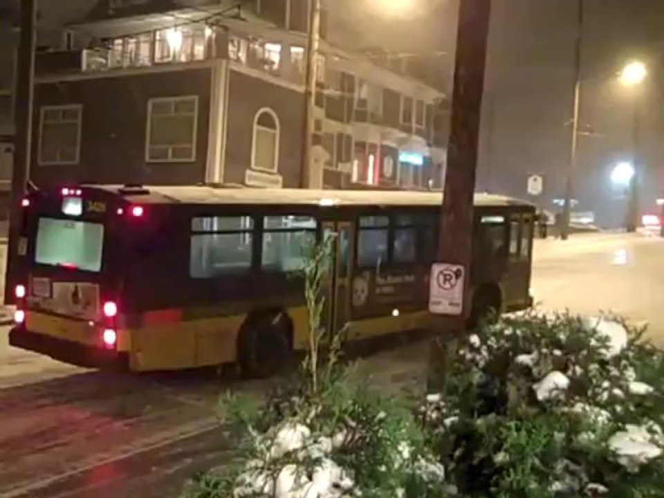 Sliding Cars in Seattle Snow on 11_22_10