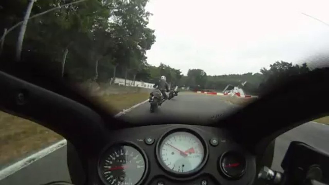 Sur le circuit de Zolder en Cbr 600f le 20 Juillet 2013