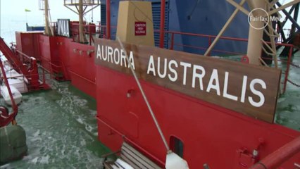 Australian icebreaker struggles to reach icebound vessel