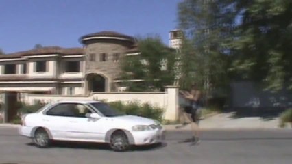 Insane crash : jump over a car