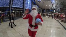 Noel Baba'dan futbol topuyla şov