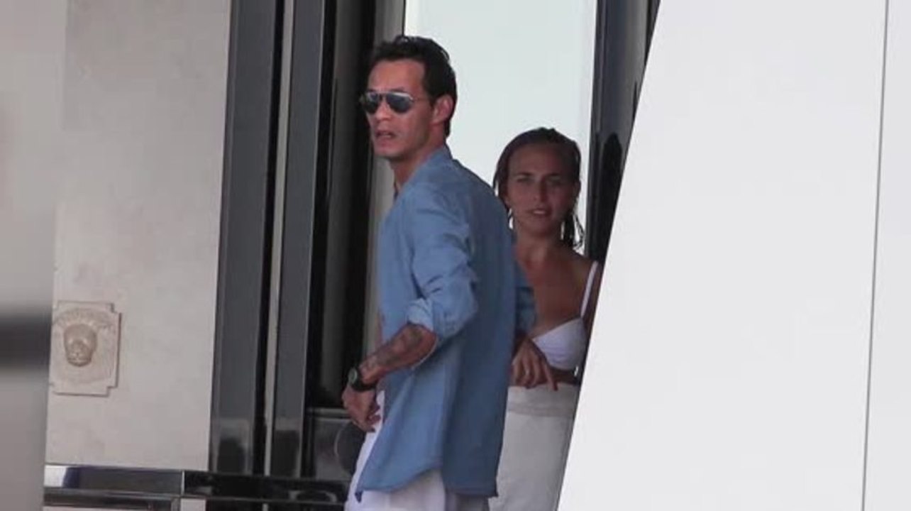 Marc Anthony Cuddles Up to Chloe Green in Barbados