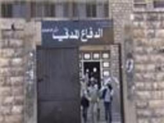 متطوعو الدفاع المدني بحلب يخاطرون لإنقاذ الضحايا