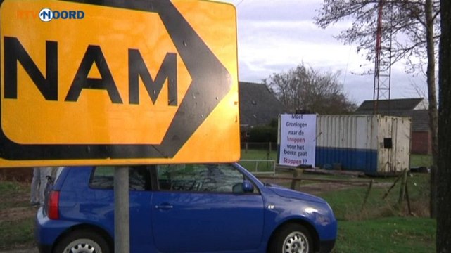 Woning zwartgeblakerd na felle brand door vuurwerk - RTV Noord