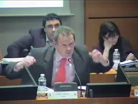 Débat sur les déplacements urbains.