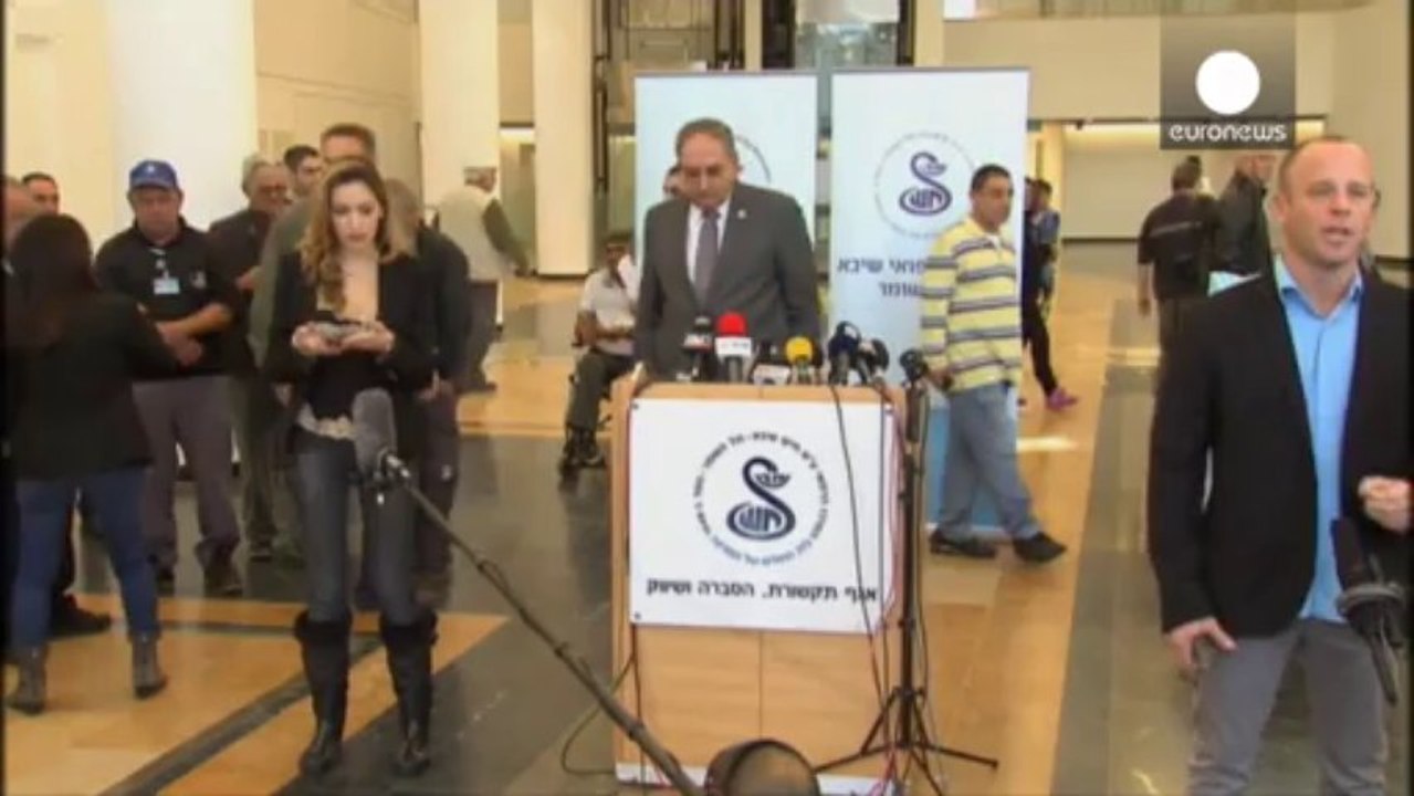 Former Israeli PM Ariel Sharon clings to life