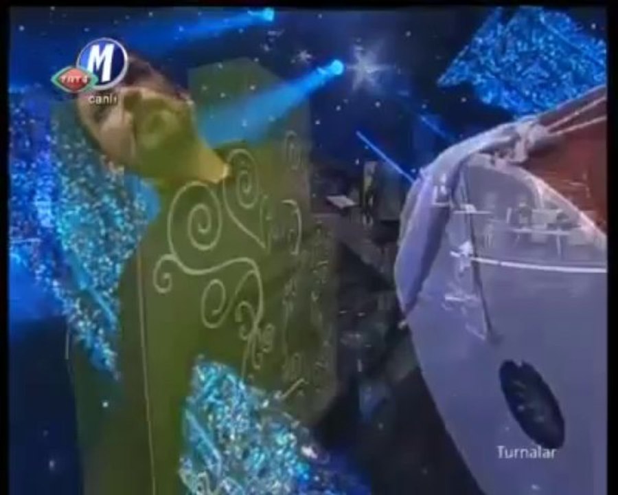 Zeynep İlhan - Deniz Üstü Köpürür