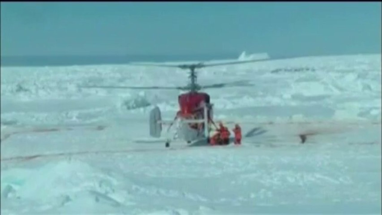 Le sauvetage du navire russe bloqué en Antarctique a commencé