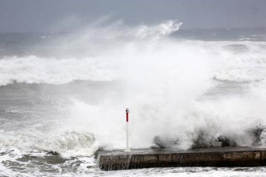 Les premières images du Cyclone Bejisa à la Réunion