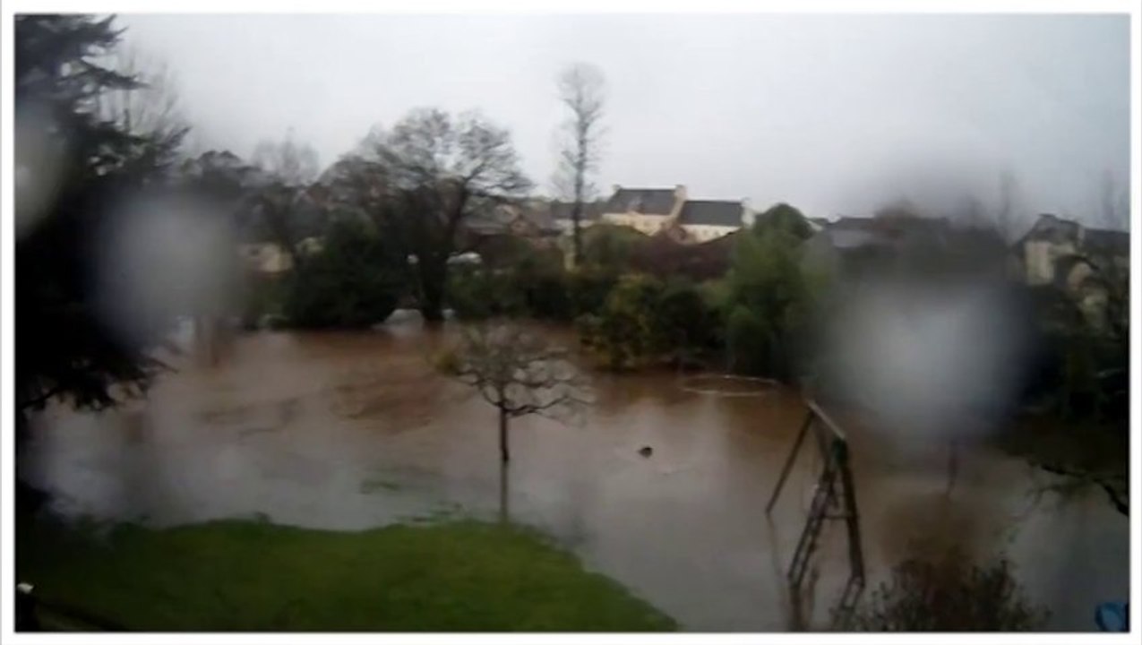 Intempéries dans l'ouest : "Ca continue de monter"