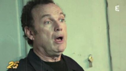 "Questions pour un champion" : Julien Lepers se met en scène dans un sketch déjanté !