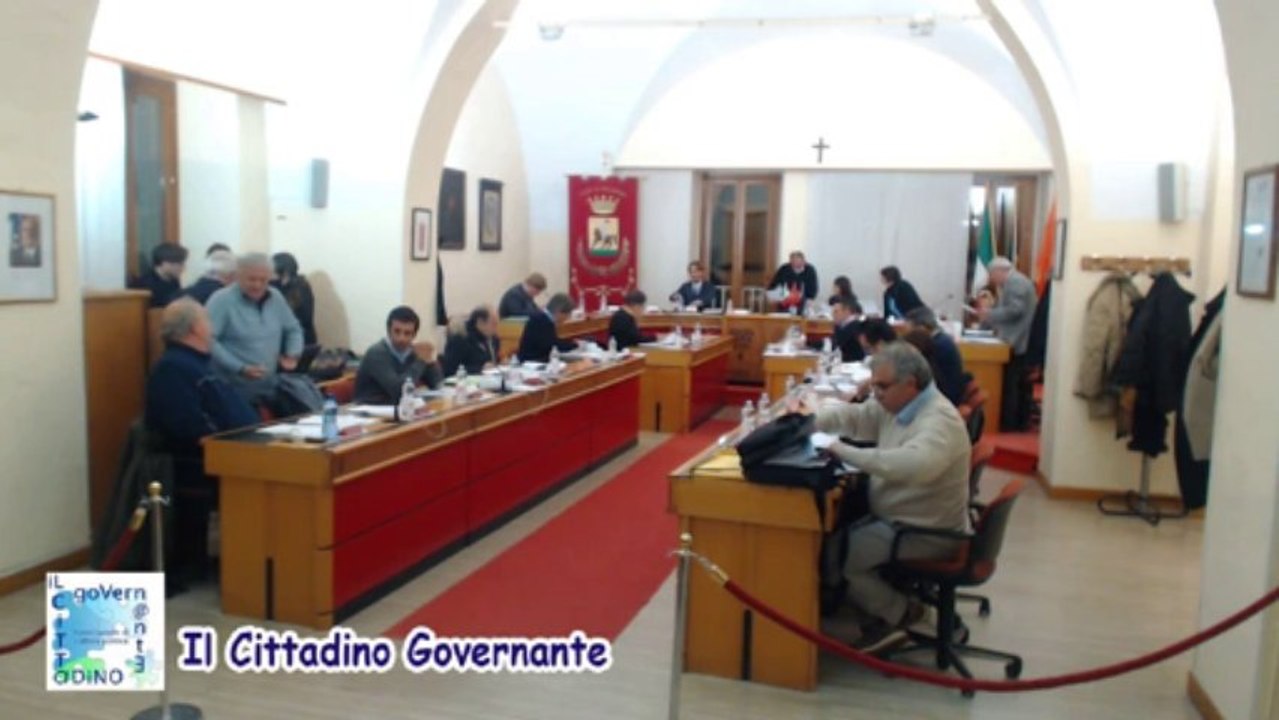 Consiglio 29 novembre 2013_punti 1e2 verifica areee destin. a insediamenti e piano alienazioni Presentazione Vella