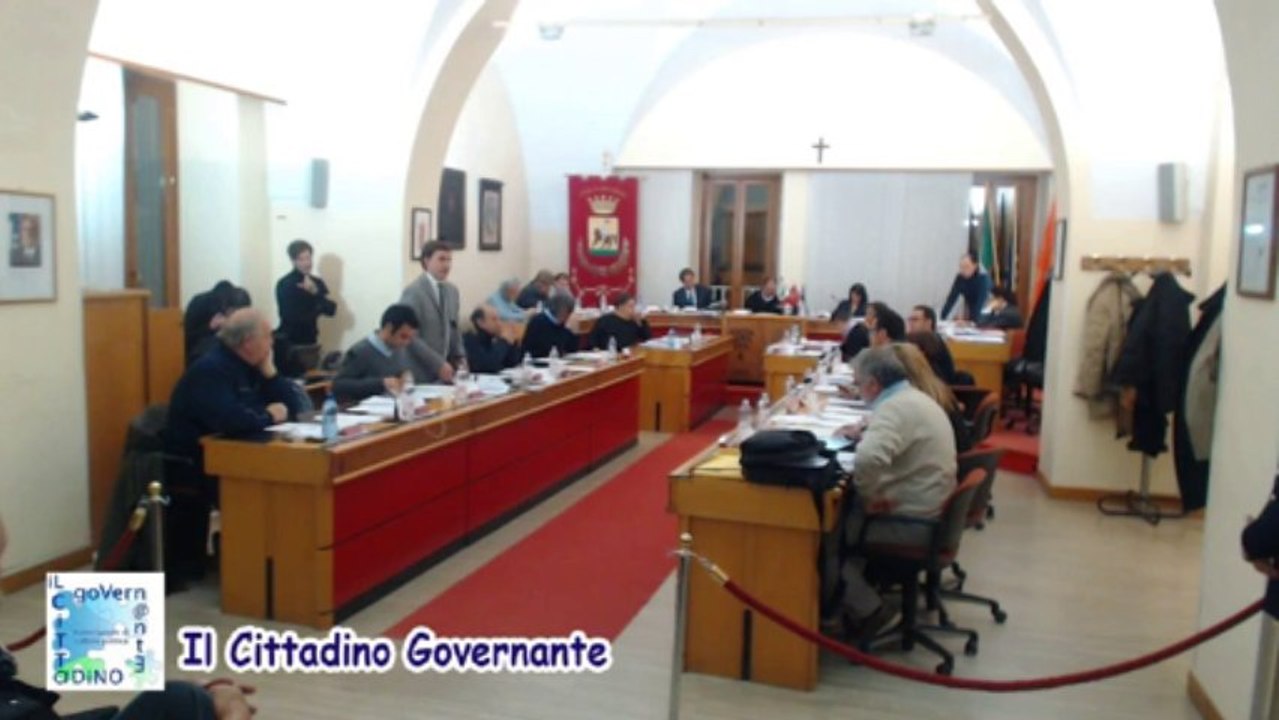 Consiglio 29 novembre 2013_punti 1e2 verifica areee destin. a insediamenti e piano alienazioni intervento Antelli