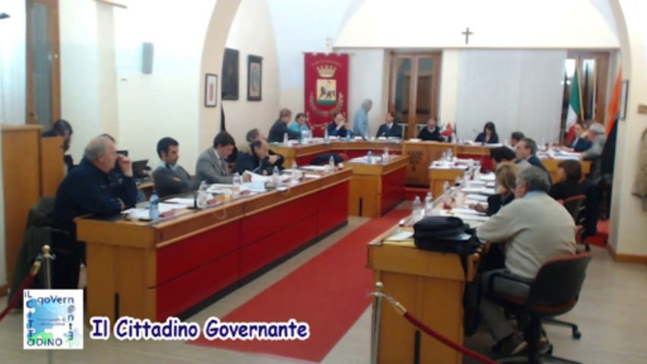 Consiglio 29 novembre 2013_punti 1e2 verifica areee destin. a insediamenti e piano alienazioni intervento Mastropietro
