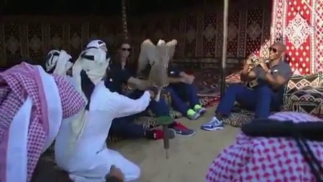 Zlatan Ibrahimovic s'initie à la chasse au faucon au Qatar