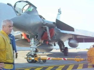 Rafale et Super Etendard décollent du Charles-de-Gaulle
