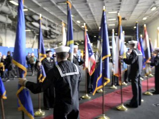 Marseille : bienvenue à bord du porte-avions américain "Ike"