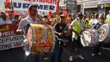 Retraites : des milliers de manifestants à Marseille