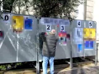 Régionales : qui sera le numéro 1 sur les panneaux d'affichage ?