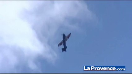 Démonstration de l'équipe de voltige aérienne