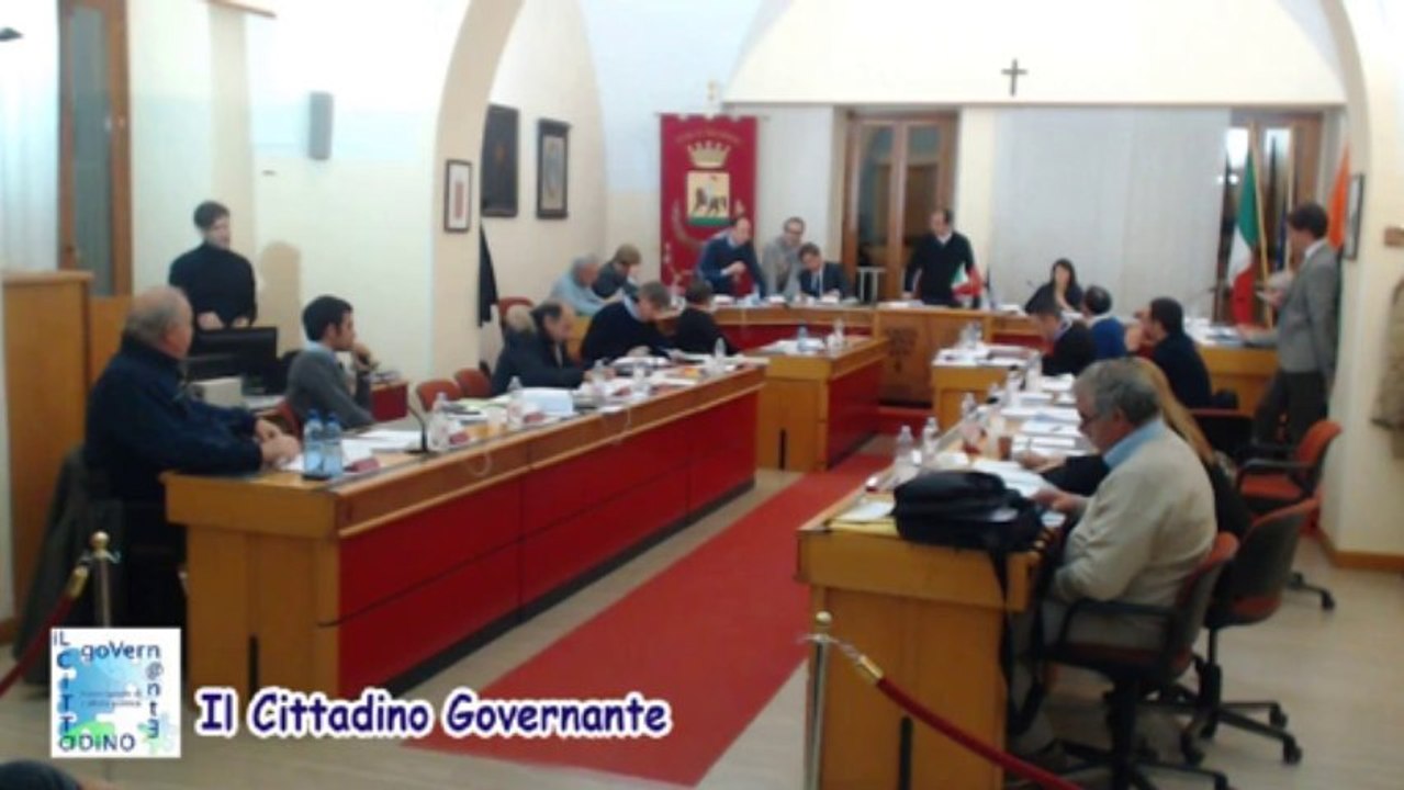 Consiglio 29 novembre 2013_punti 1e2 verifica areee destin. a insediamenti e piano alienazioni replica Filipponi