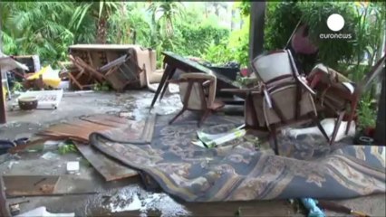 Cyclone Bejisa sweeps across French island of Reunion