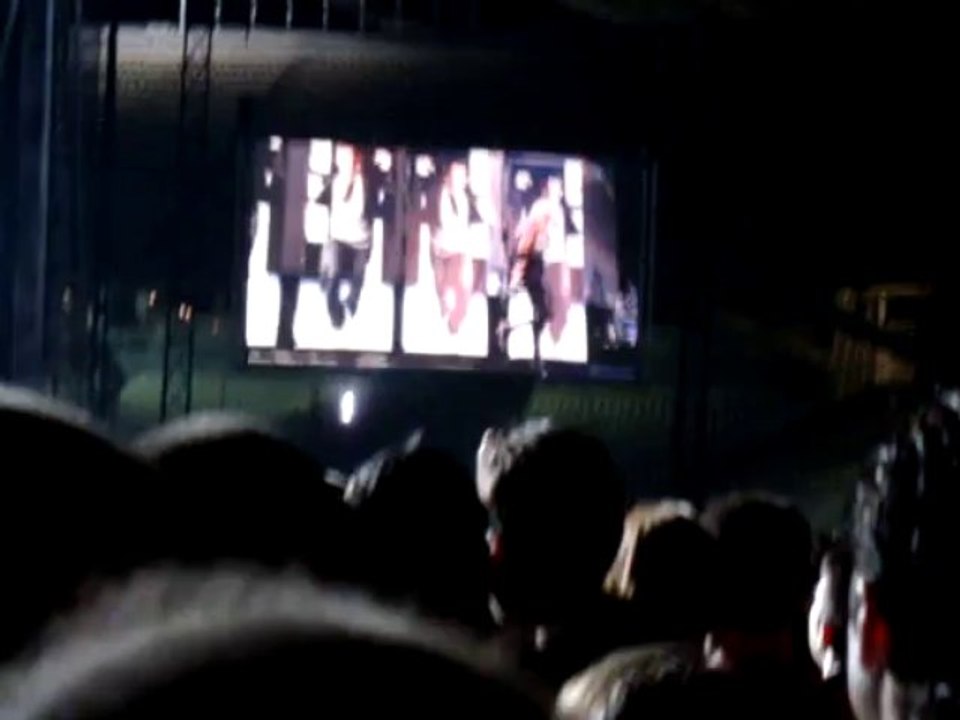 MADONNA - 4 MINUTES LIVE IN ATHENS OAKA 2008