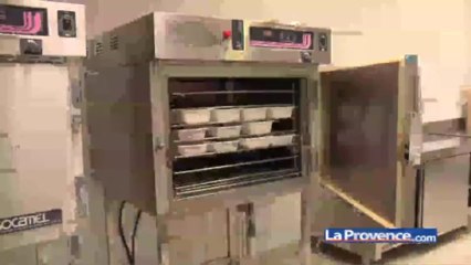 A la cantine ! (3-4) : ''La nourriture en barquette ? C'est très mangeable''