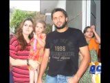 Shahid Afridi Discussing About Issue With Family On Social Media