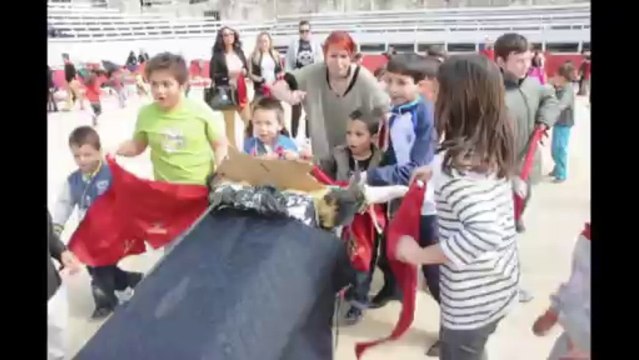 Les enfants ouvrent la Feria d'Arles