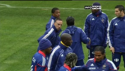 Le journal des Bleus : l'équipe de France s'entraîne sous l'œil des caméras