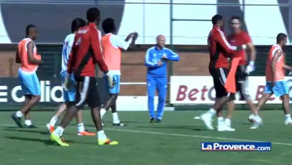 Insolite : Mandanda passe milieu de terrain !