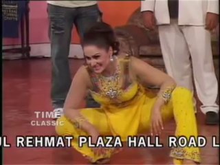 Budhe Warey Ishaq Paya karna -  Sexy nargis mujra DailyVideoShow
