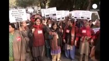 Hindistan'da 16 yaşındaki toplu tecavüz kurbanını yaktılar