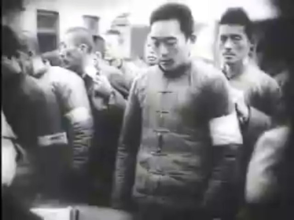 南京1937年12月20日頃　 良民証交付に集まる支那人