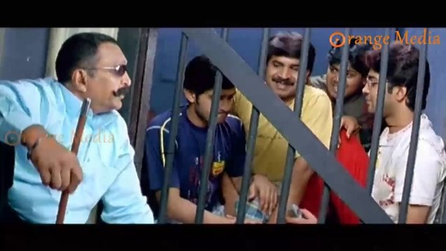 Allari Naresh And His Friends Escape From The Jail From Roommates Movie