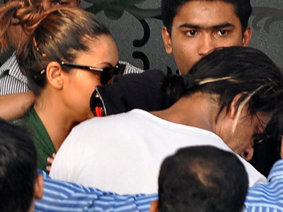 Shahrukh Khan With Son AbRam Caught On Camera