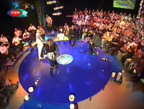 Bedia AKARTÜRK-Ödemiş Kavakları Dökülür Yaprakları (Çakıcı Türküsü)