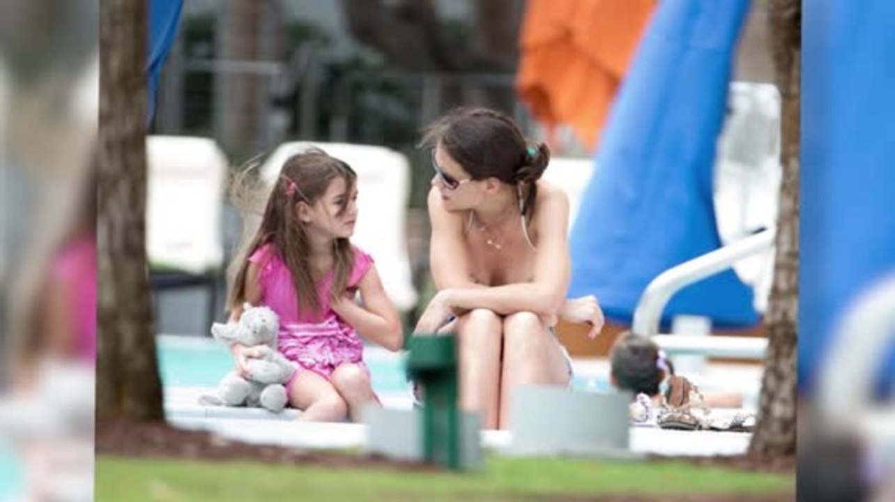 Katie Holmes sonnt sich mit Suri Cruise