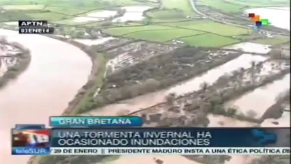 Lluvia y vientos de hasta 113 km/hora azotan Irlanda y Reino Unido