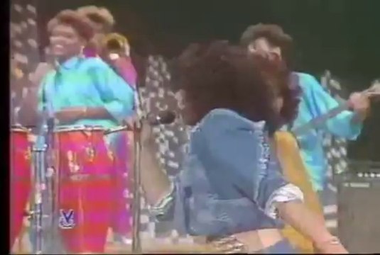 Lil Morillo y Las Chicas del Can - Besos Callejeros .