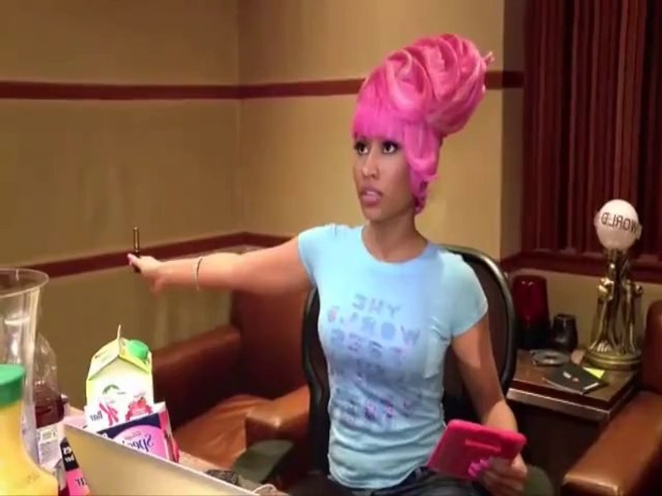 NICKI MINAJ: SHE'S NOT A MAN, BUT STRIVES TO BE A BEAST!!