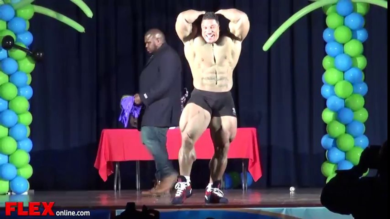 Roelly Winklaar shows his offseason gains 2013 Gun Show in Curacao