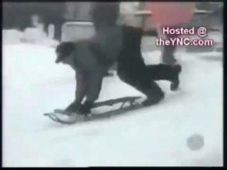 Funny videos Montage--people falling down--fainting--crashes.mp4_clip38