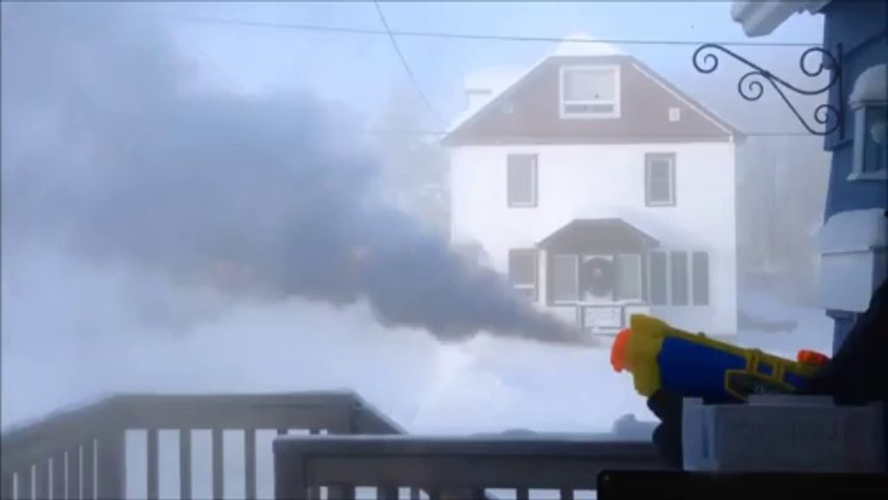 Shooting Boiling Water From Water Gun In Extreme Canadian Cold Has Amazing Results