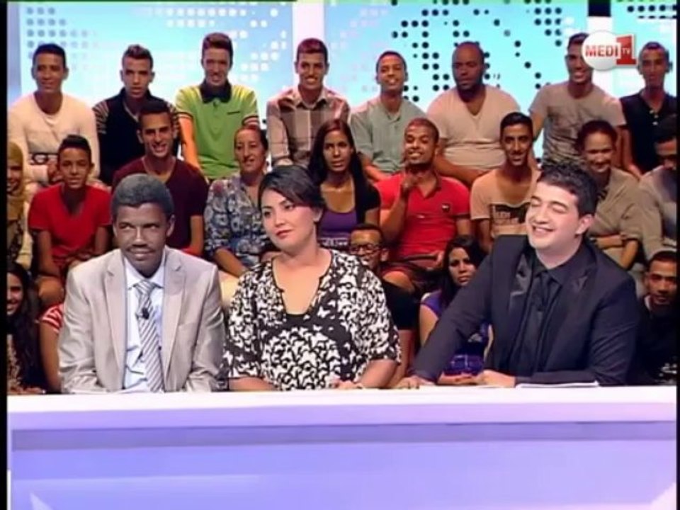 رفيق بوبكر يؤدي أغنية لـ "ناس الغيوان" على بلاطو "جاري يا جاري"(by chehmat hamza)