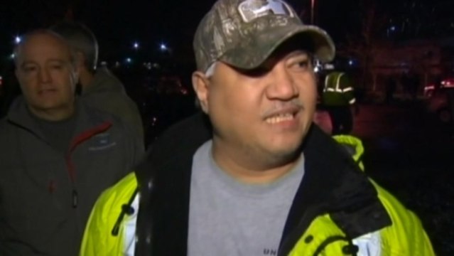 Boeing machinists narrowly approve crucial labor contract