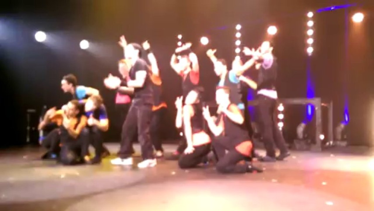 SOIREE LES ECOLIERS ESPACE PIERRE CARDIN JUSTA A DIRE MAGNIFIQUE