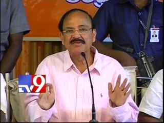 manmohan is a weakest prime minister - Venkaiah Naidu